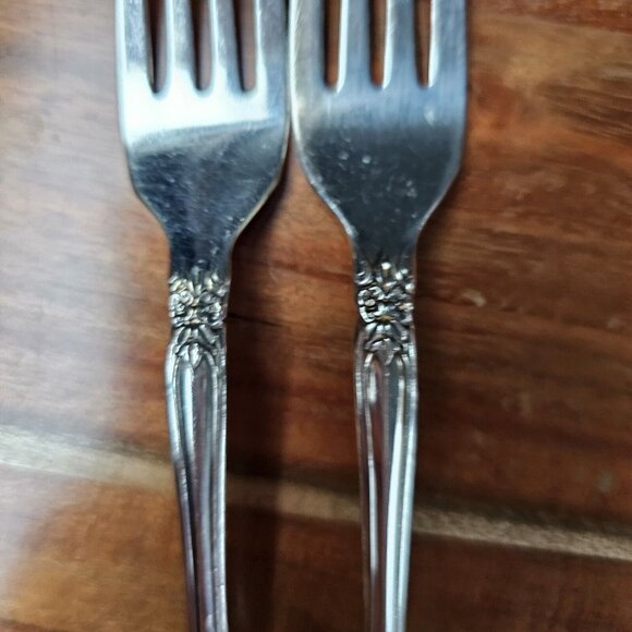 3 Oneida Community SILVER ARTISTRY Dinner Forks 1965 Silverware Flatware - Picture 7 of 10